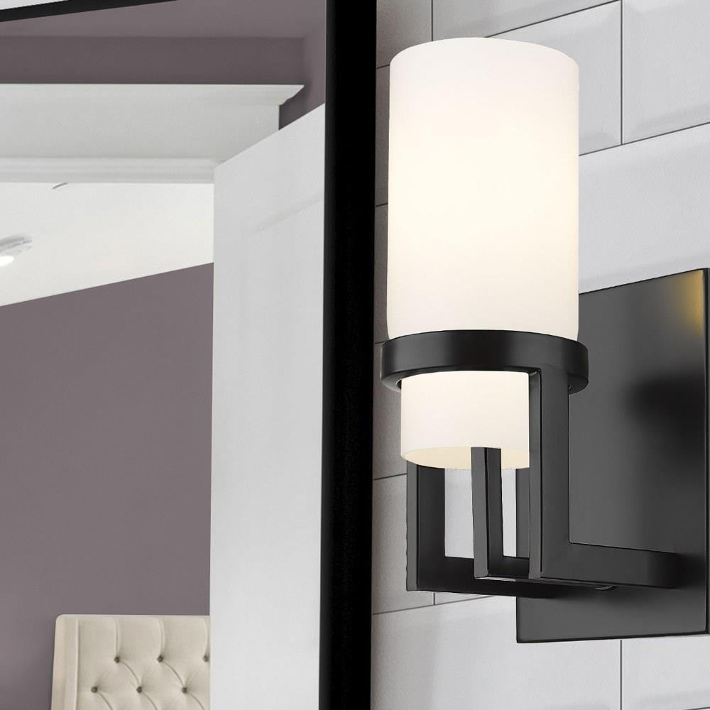 426-1W-BK-G426-8WH | lifestyle