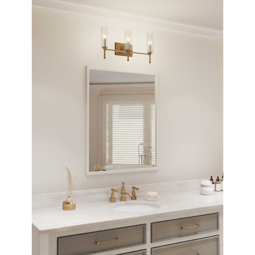 {"pim_id":"70_PROG_Luxury_Bathroom_AG02_P300358_163_Up_3D_appshot_1k","sku":"70_P300358","media_type":"media"}