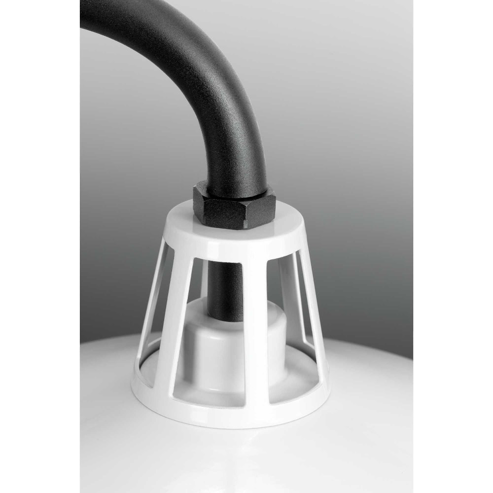 {"pim_id":"70_cedar_springs_detail3_detailshot_1k","sku":"70_P560091","media_type":"media"}