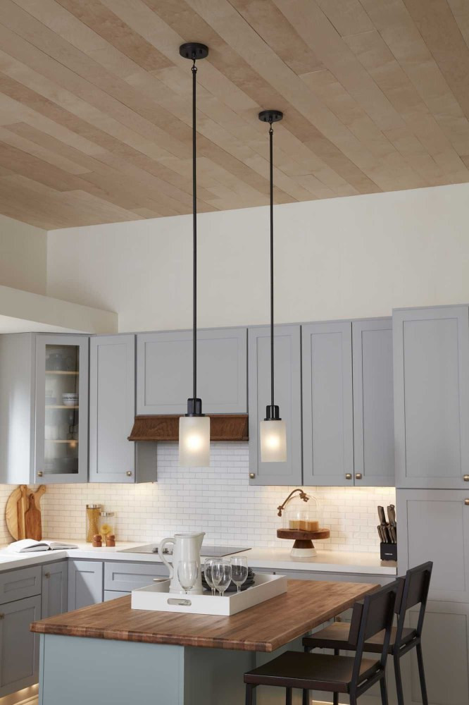 {"pim_id":"70_PROG_League_Pendant_Matte_Black_Kitchen_DTL_1_appshot_1k","sku":"70_P500341","media_type":"media"}