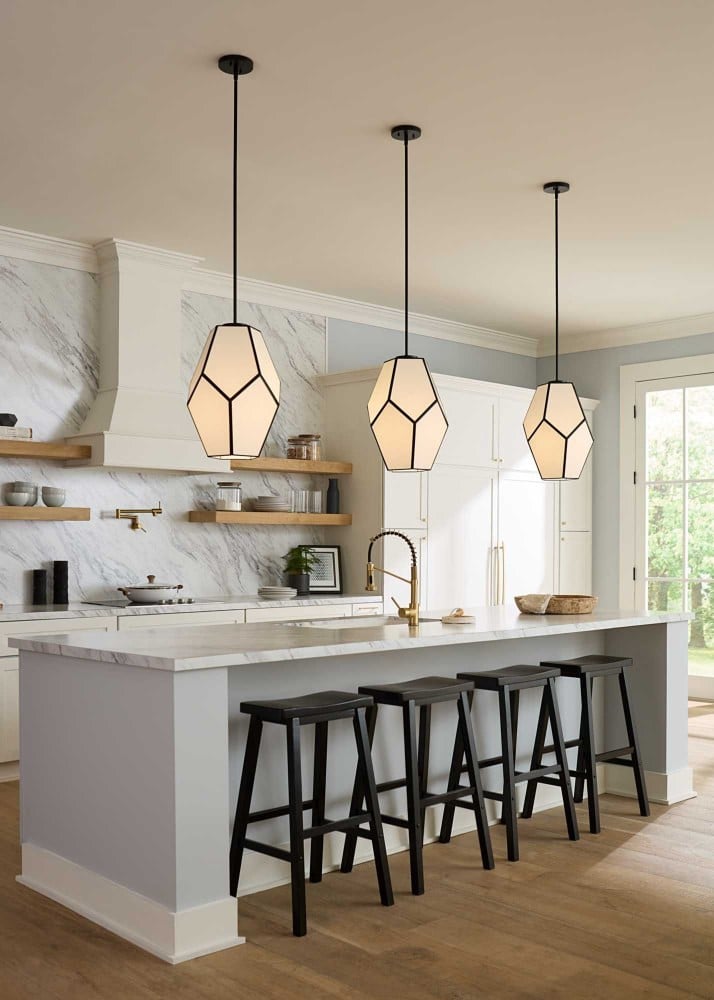 {"pim_id":"70_PROG_Latham_Kitchen_P500436_31M_Day_LightsOn_Vignette_appshot_1k","sku":"70_P500436","media_type":"media"}
