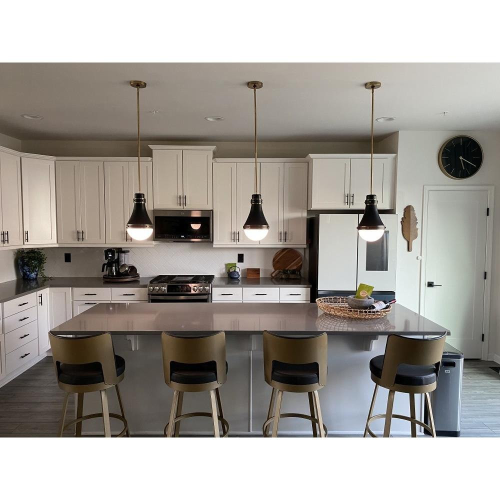 39057BK | lifestyle