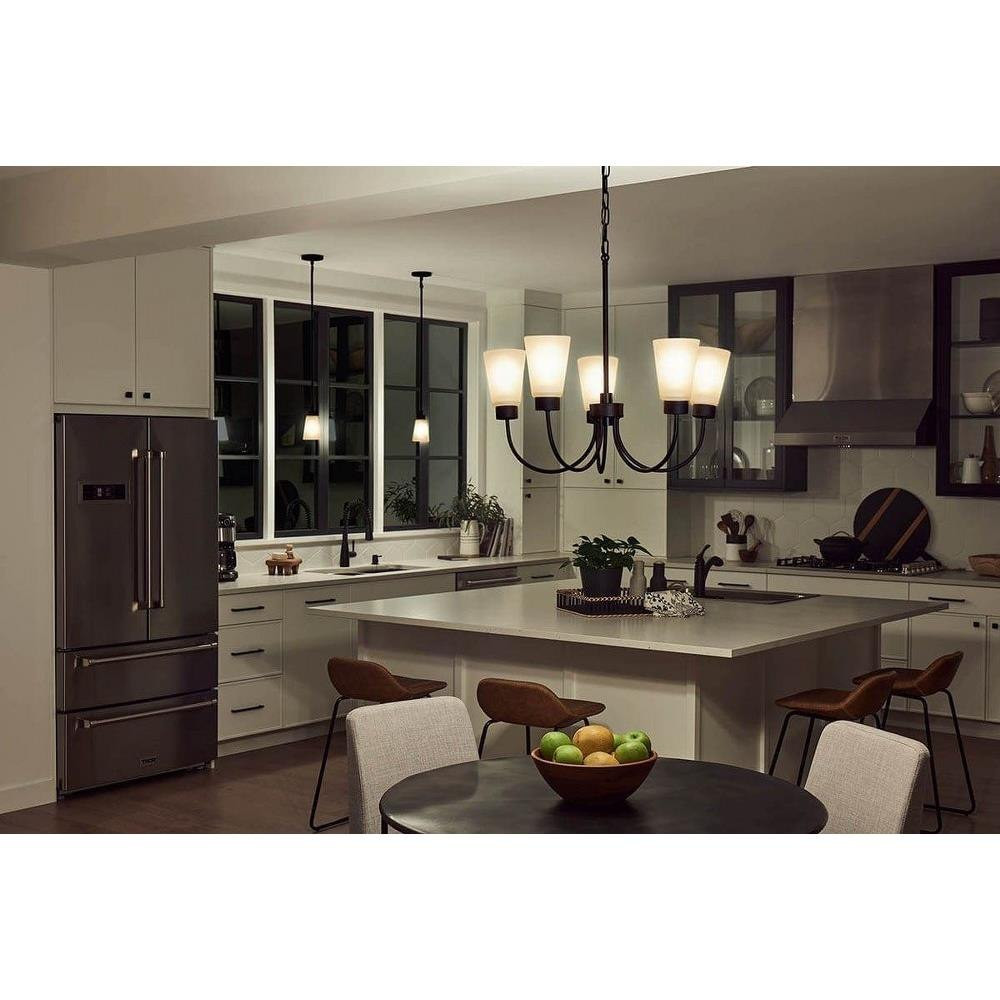 52443BK | lifestyle