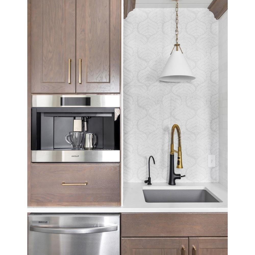 xav-b8301-vg | lifestyle