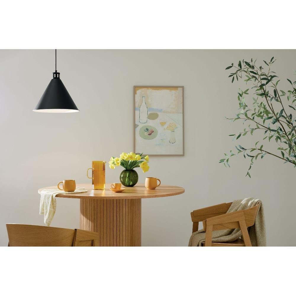 52177BK | lifestyle