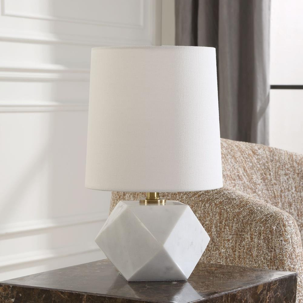 {"pim_id":"208_30415_1_a_beauty_light_off_new_2k","sku":"208_30415-1","media_type":"media"}