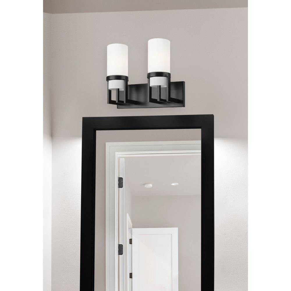 426-2W-BK-G426-8WH | lifestyle