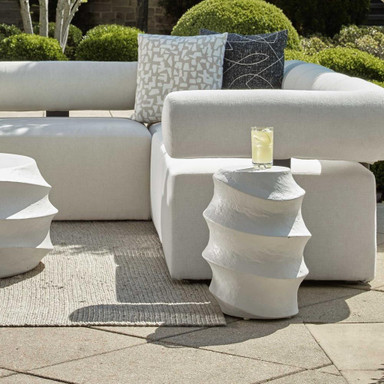 {"pim_id":"208_furn_7610_50201_b_new_2k","sku":"208_50201","media_type":"media"}