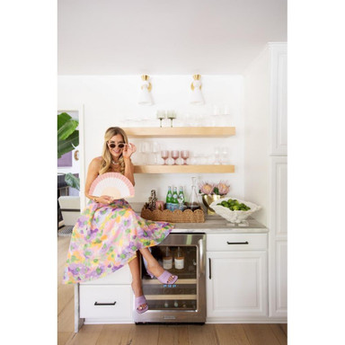 {"pim_id":"735_Mona_H908101_AGB_Design_Megan_Molten_meganmolten_Photo_Margaret_Wright_14_new_1k","sku":"735_H908101-AGB","media_type":"media"}