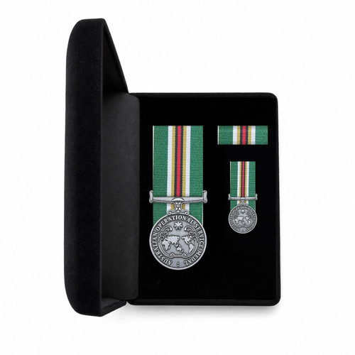 AOSM – Africa Cased Set – Full Size, Mini & Ribbon Bar