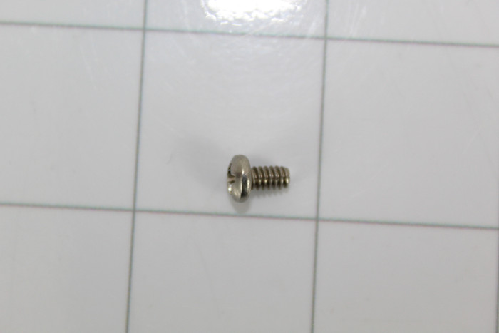 Dacor 107855 - Screw, 6-32x1/4,Phil pan - 1107111 - Front.JPG