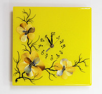 Blossoms Clock (yellow)