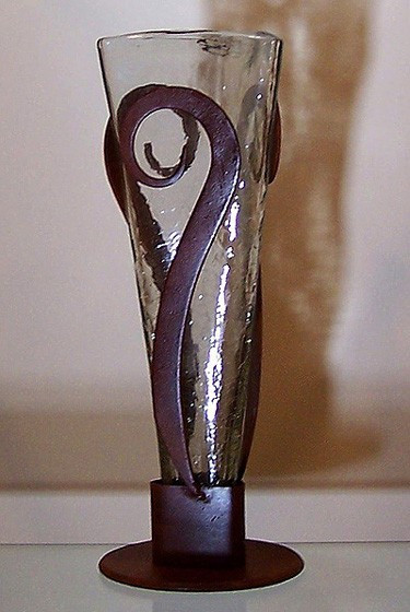 Small Triangle Vase Iron Elegance