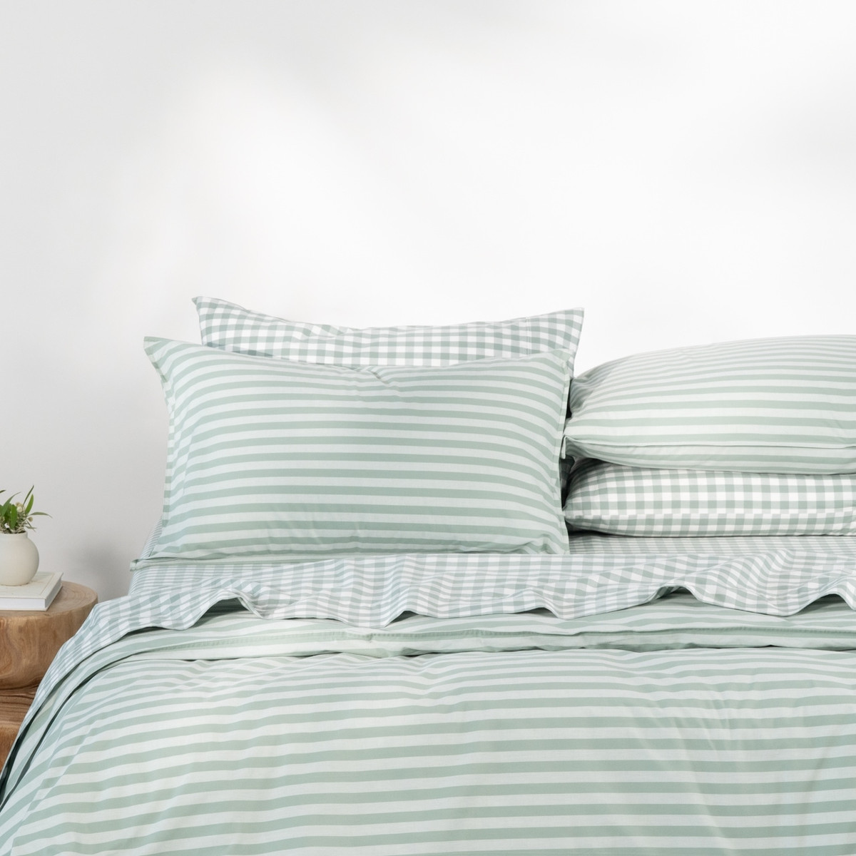 6 ways to style gingham bed linen (without the guesswork)