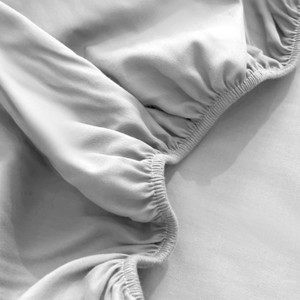 How to fold a fitted sheet