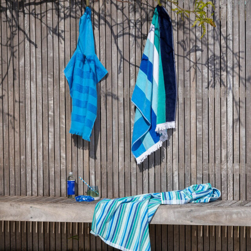Como Kids/Medium Beach Towel - Surf