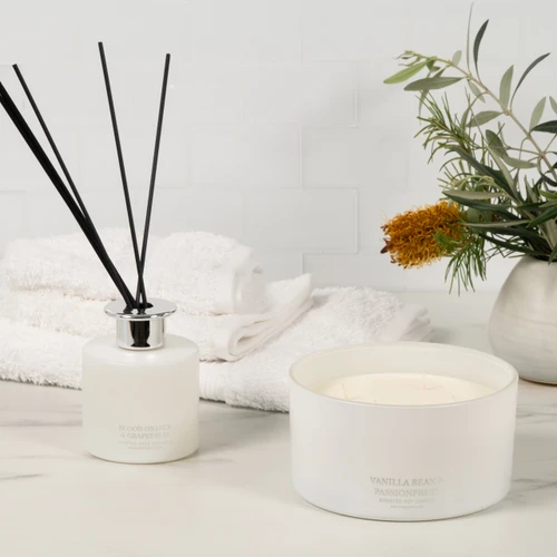 Extra Large 4 Wick Soy Wax Candle - Finger Lime & Coconut