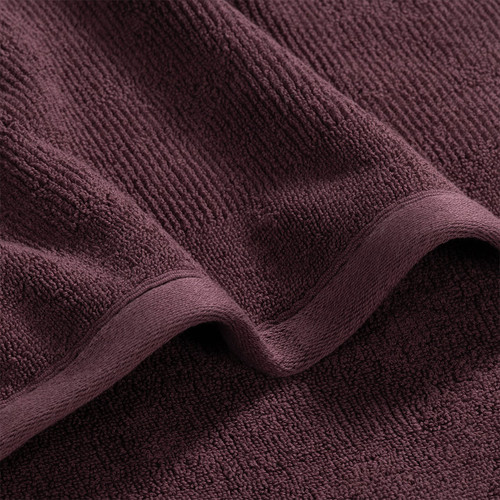 deep-plum,cat-hover