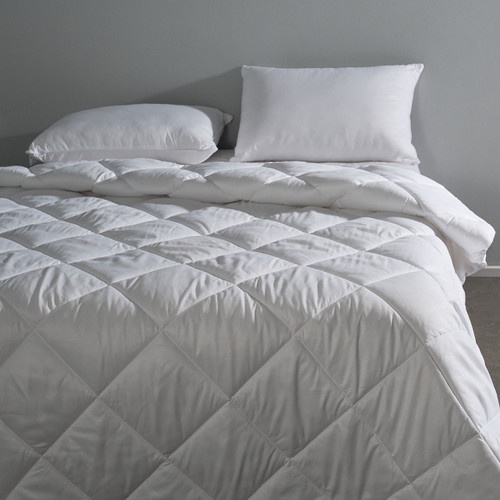 Hypoallergenic Down Alternative Quilt