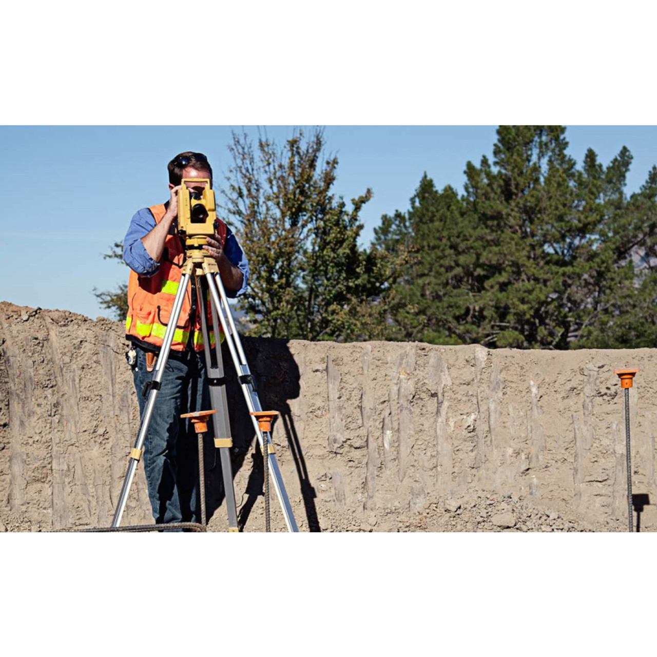 Topcon DT305 Digital Theodolite Kit with 5 Second Accuracy - Model 1034419-04 view 5