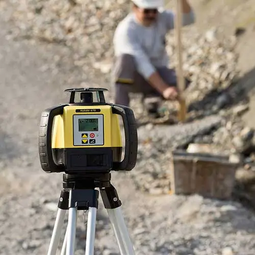 Leica Rugby 680 Automatic Dual Slope Laser Kit (6006010) with Deluxe RE160 Receiver - Rechargeable view 3