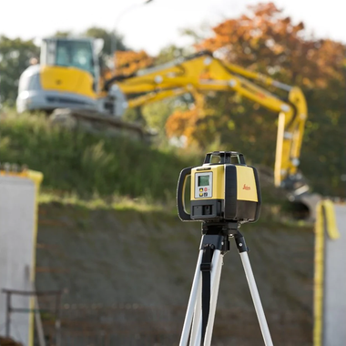 Leica Rugby 680 K2 Automatic Dual Slope Laser Complete Package with RE160 Receiver, Tripod and Rod