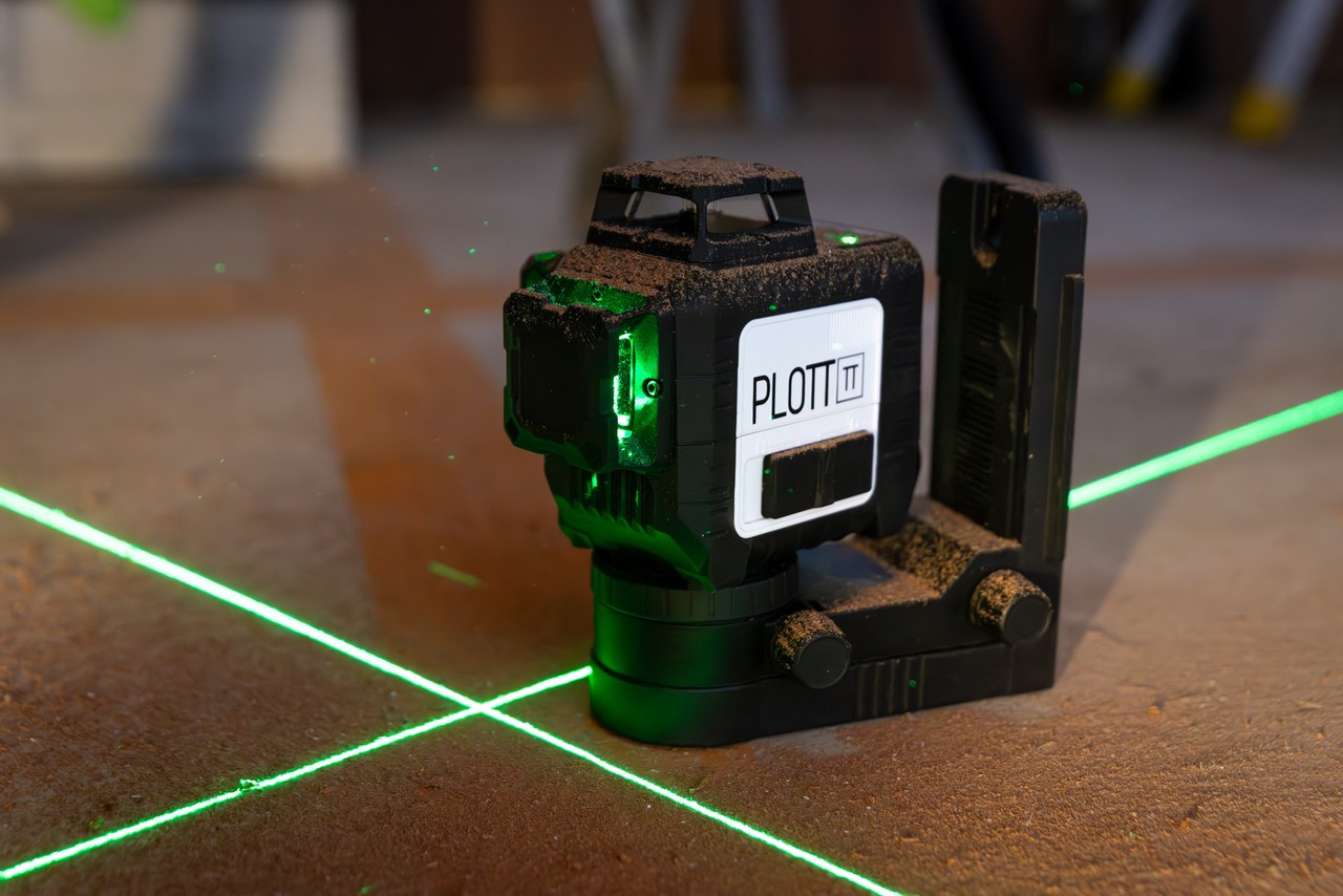 Plott PLL30-G 3×360 Green Line Laser Level — Self-Leveling, 100 Ft, IP54 view 11