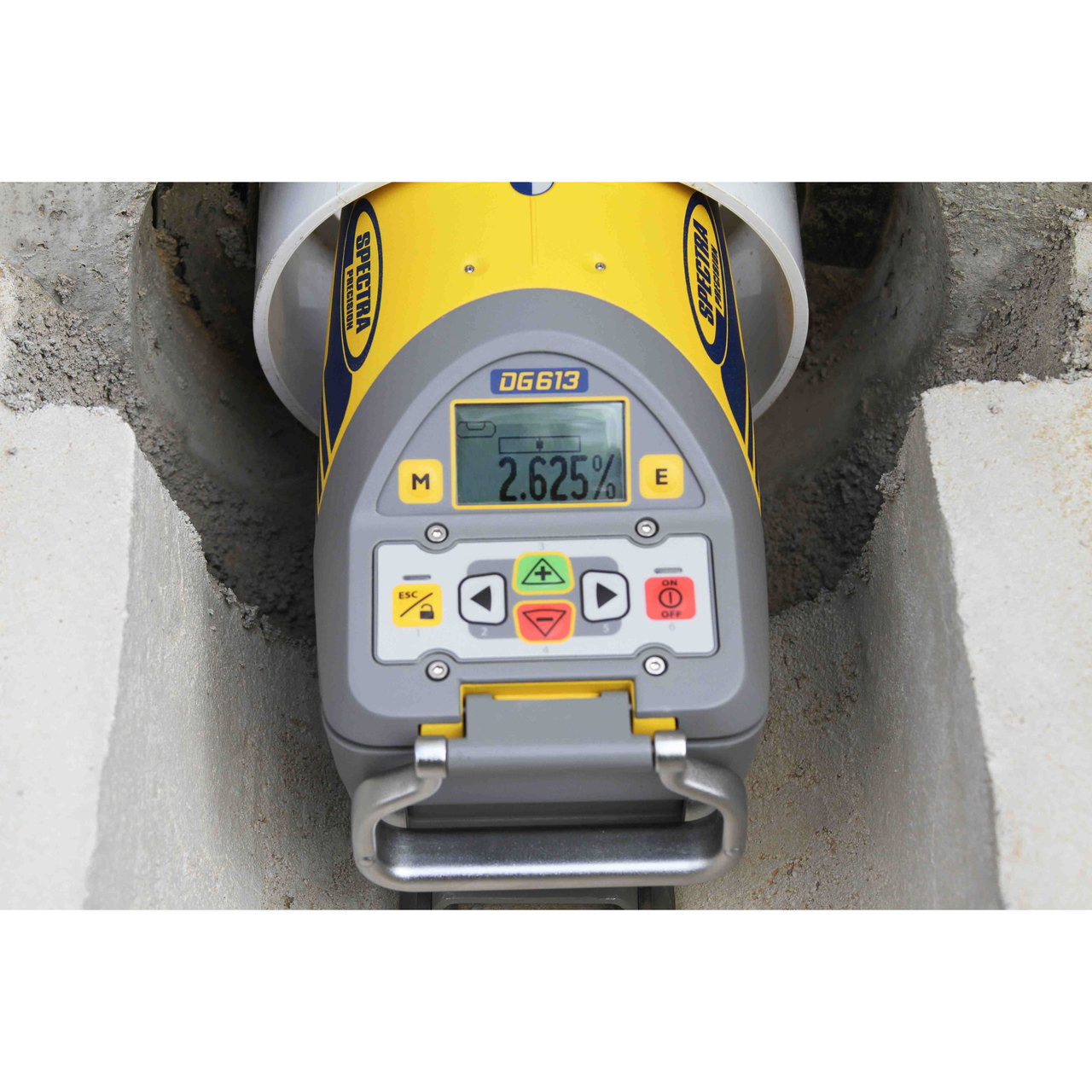 Spectra DG613-5 Dialgrade Pipe Laser with Large Pipe Centering Plate, Vertical Pole, Remote Control, Target and Rechargeable Batteries view 2
