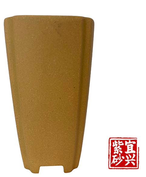 Round pot, ochre colour. 15x9x15cm