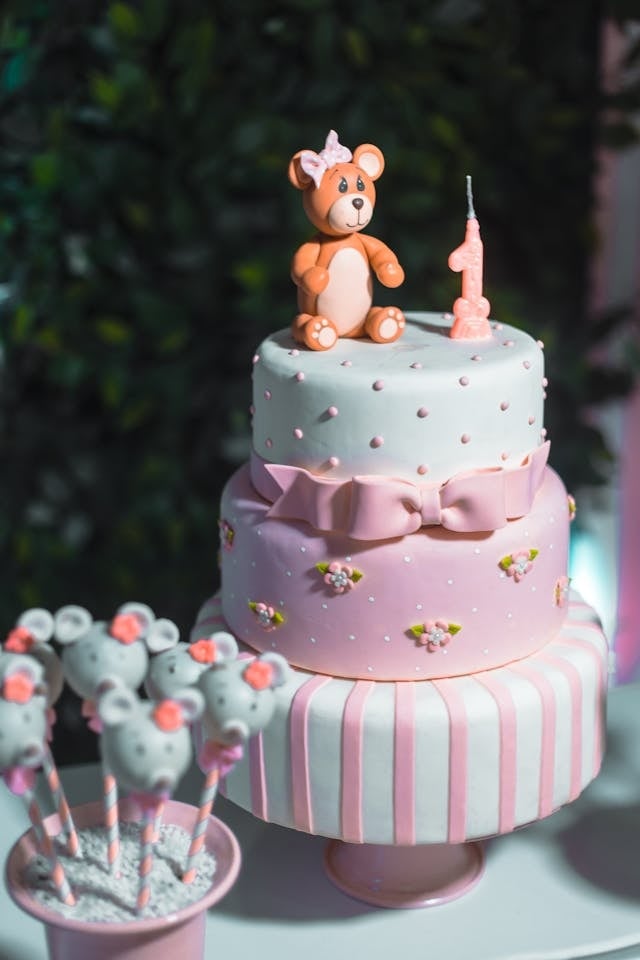 3. Teme pentru botezul de fată - cele mai comune tematici pentru botezul de fete- candt bar cu ursuleti-min