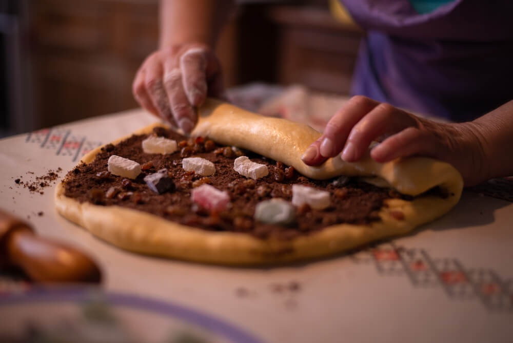 Prepararea aluatului pentru un cozonac pufos