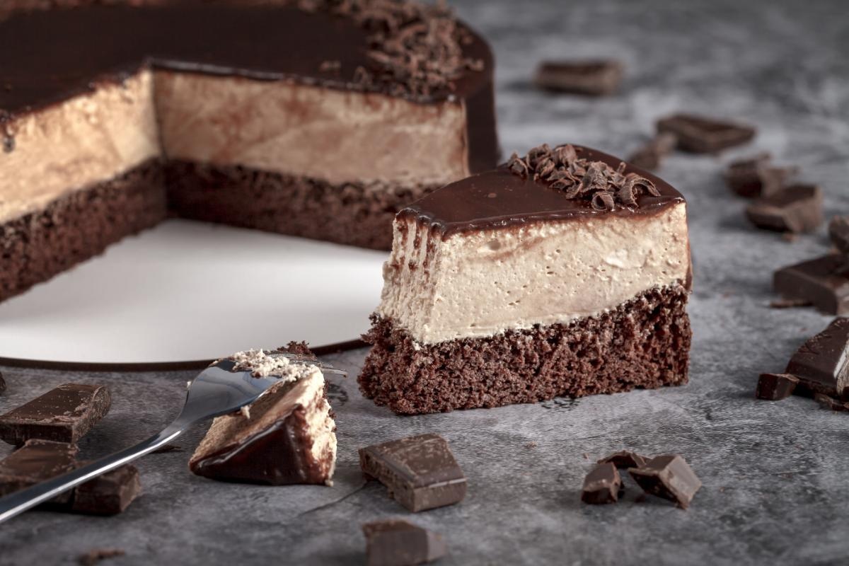 Tort cu mousse de ciocolată - un desert rafinat ideal pentru momente speciale_cover