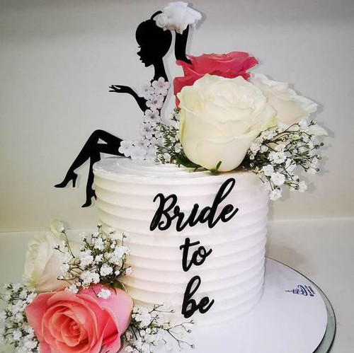 Set toppere tort „Bride to Be” cu siluetă feminină și topper frontal