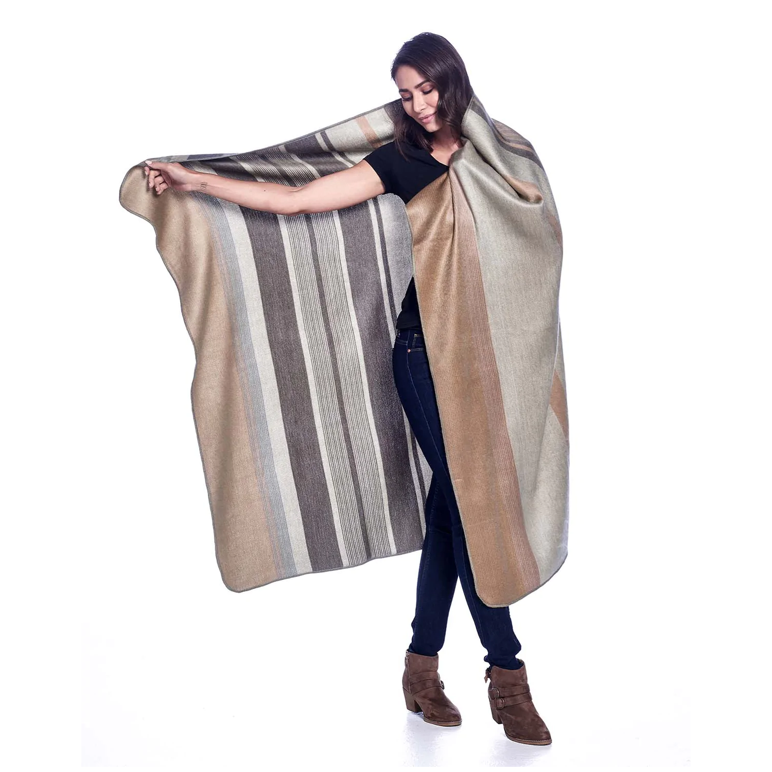 How to Wash an Alpaca Wool Blanket? – Art Andina