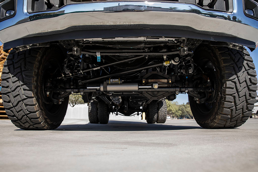 ICON 2005-2024 Ford F-450/F-550 Super Duty 2.5 Piggyback Centerline Steering Stabilizer Kit - 65054