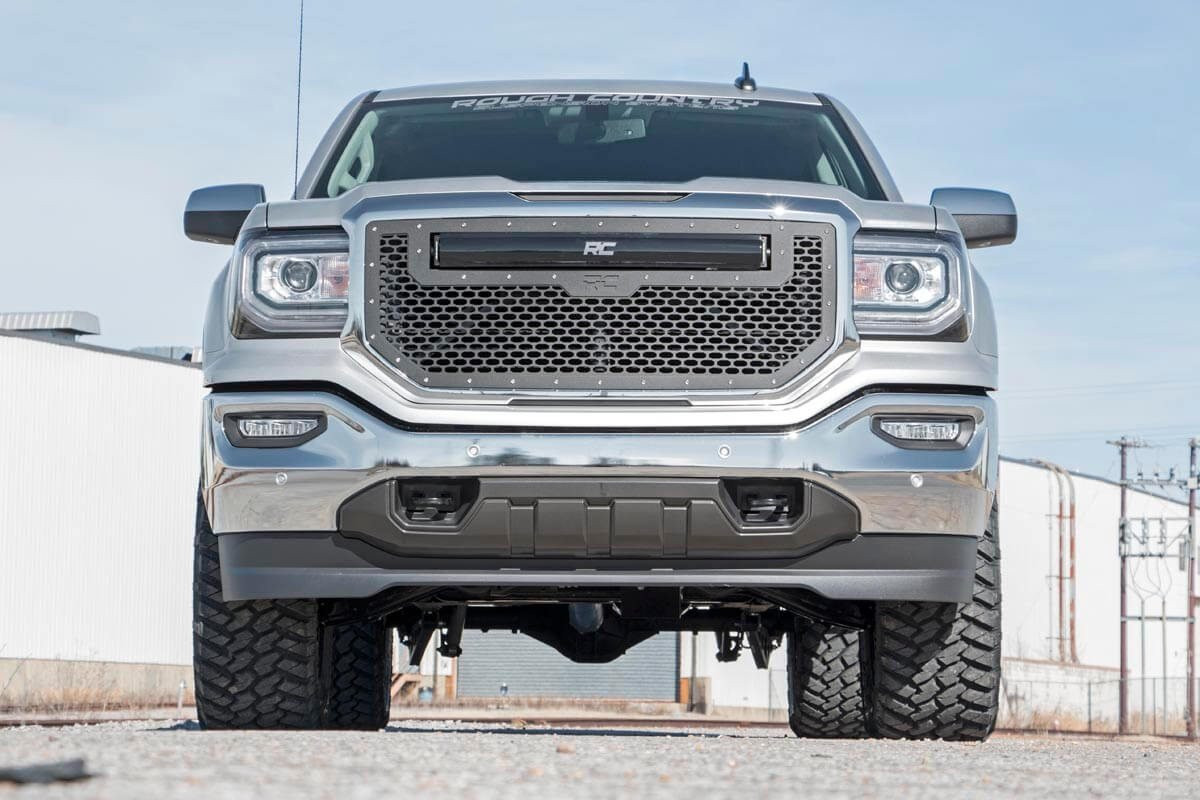 Rough Country - 3.5 Inch Lift Kit - Cast Steel LCA - Chevy/GMC 1500 (14-18 & Classic) - 12430