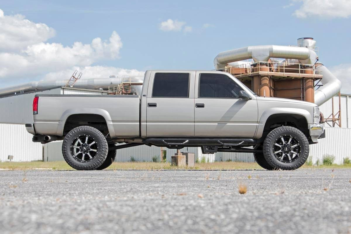 Rough Country - 6 Inch Lift Kit - 8-Lug - M1 - Chevy 3/4-Ton Suburban/C2500/K2500 Truck/C3500/K3500 Truck (88-00) - 16140