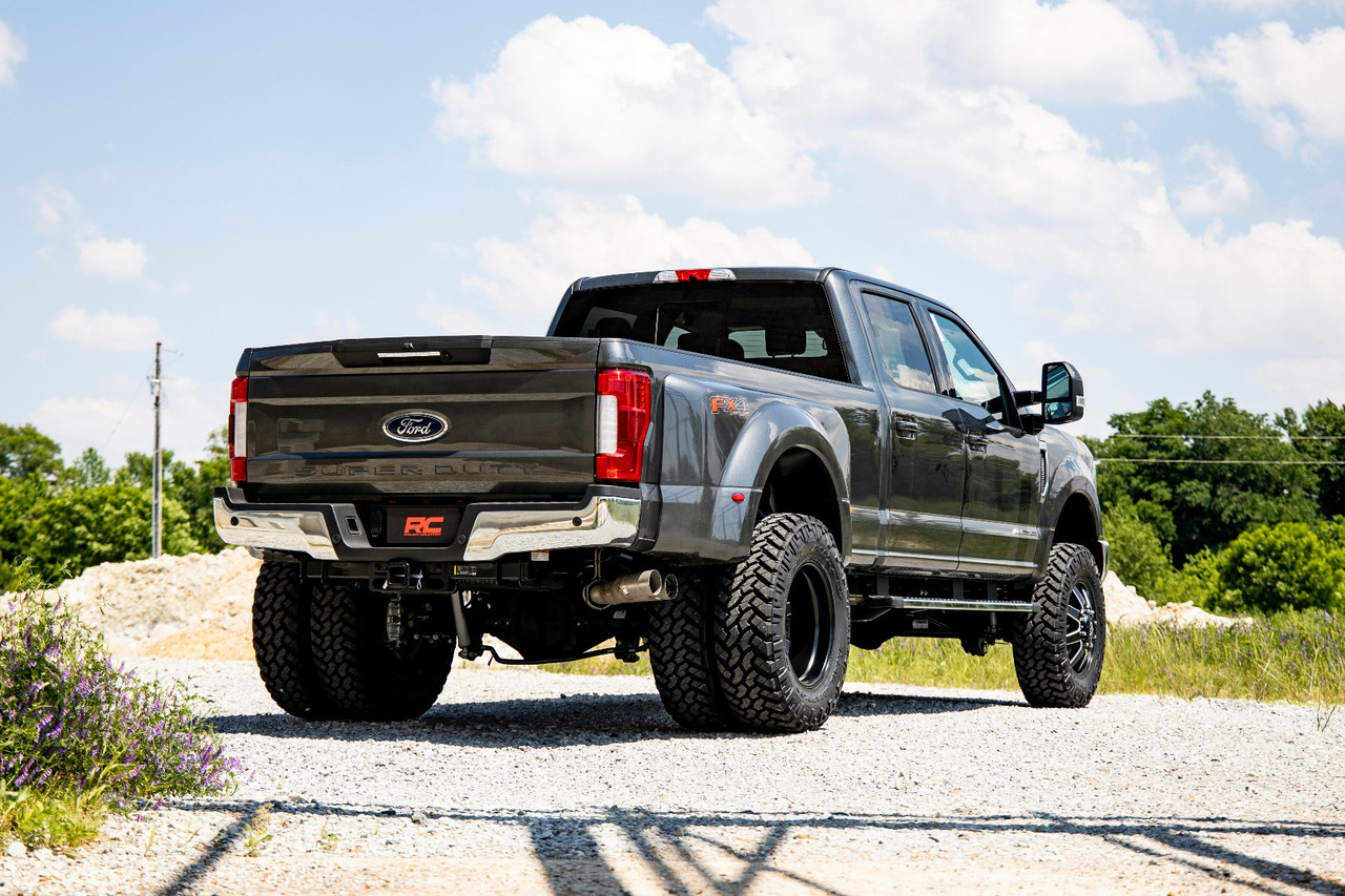 Rough Country - 4.5 Inch Lift Kit - DRW - D/S - V2 - Ford F-350 Super Duty 4WD (2017-2022) - 55971