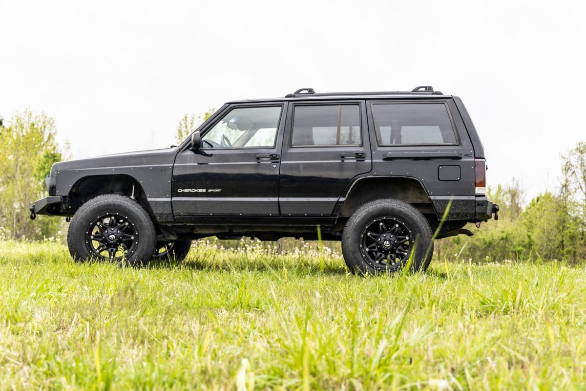Rough Country - 3 Inch Lift Kit - Rear AAL - M1 - Jeep Cherokee XJ 2WD/4WD (1984-2001) - 67040