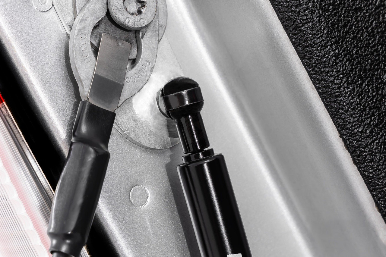 Rough Country - Tailgate Assist - Ford F-150/F-250/F-350 2WD/4WD (2015-2025) - 73222