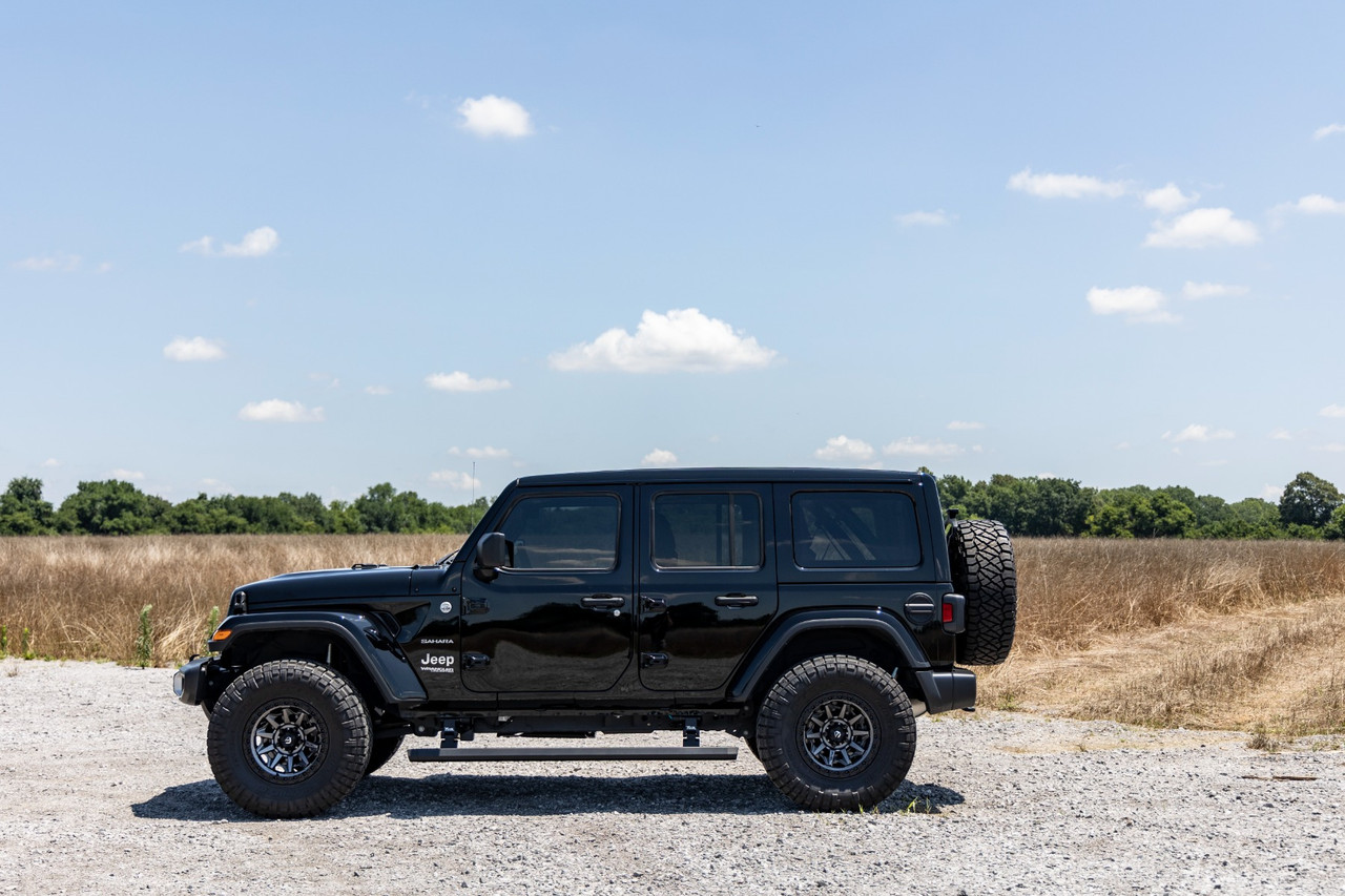Rough Country - 2.5 Inch Lift Kit - Coils - M1 - Jeep Wrangler Unlimited 4WD (2024-2025) - 79340