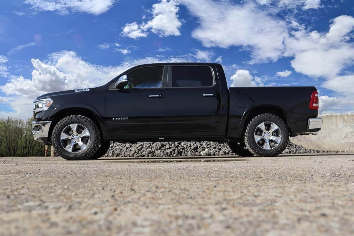 Rough Country - 2 Inch Leveling Kit - Air Ride - Ram 1500 4WD (2019-2025) - 31012