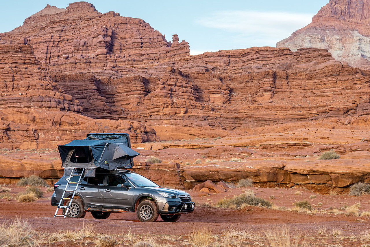 Nomad 1300 Hard Shell Rooftop Tent