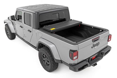 Rough Country - Hard Low Profile Bed Cover - 5' Bed - Jeep Gladiator JT 4WD (2020-2025) - 47620500B