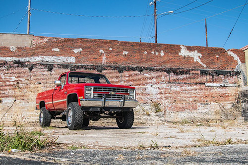 Rough Country - 4 Inch Lift Kit - 56 Inch Rear Springs - Chevy/GMC 3/4-Ton Suburban/C25/K25 Truck (73-76) - 19730
