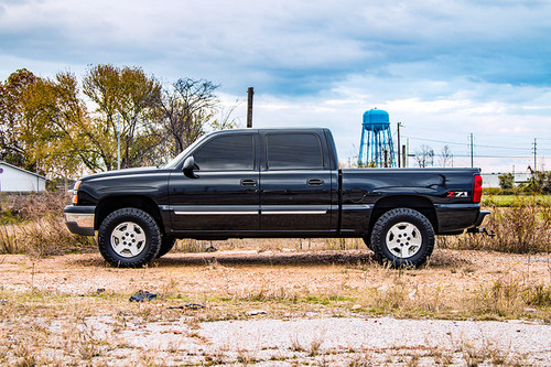 Rough Country - 1.5-2 Inch Lift Kit - V2 - Chevy Silverado & GMC Sierra 1500 4WD (1999-2006 & Classic) - 28370