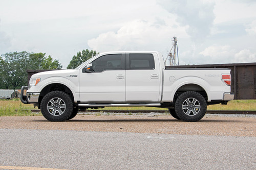 Rough Country - 3 Inch Lift Kit - M1 Struts - Ford F-150 4WD (2009-2013) - 54440RED