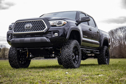 Rough Country - 6 Inch Lift Kit - M1 Struts/M1 - Toyota Tacoma 2WD/4WD (2016-2023) - 75840