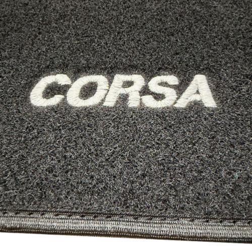 Kit di 4 tappetini per auto per OPEL CORSA F, dal 2019 in poi, con logo “CORSA”, con clip di fissaggio, nuovo.