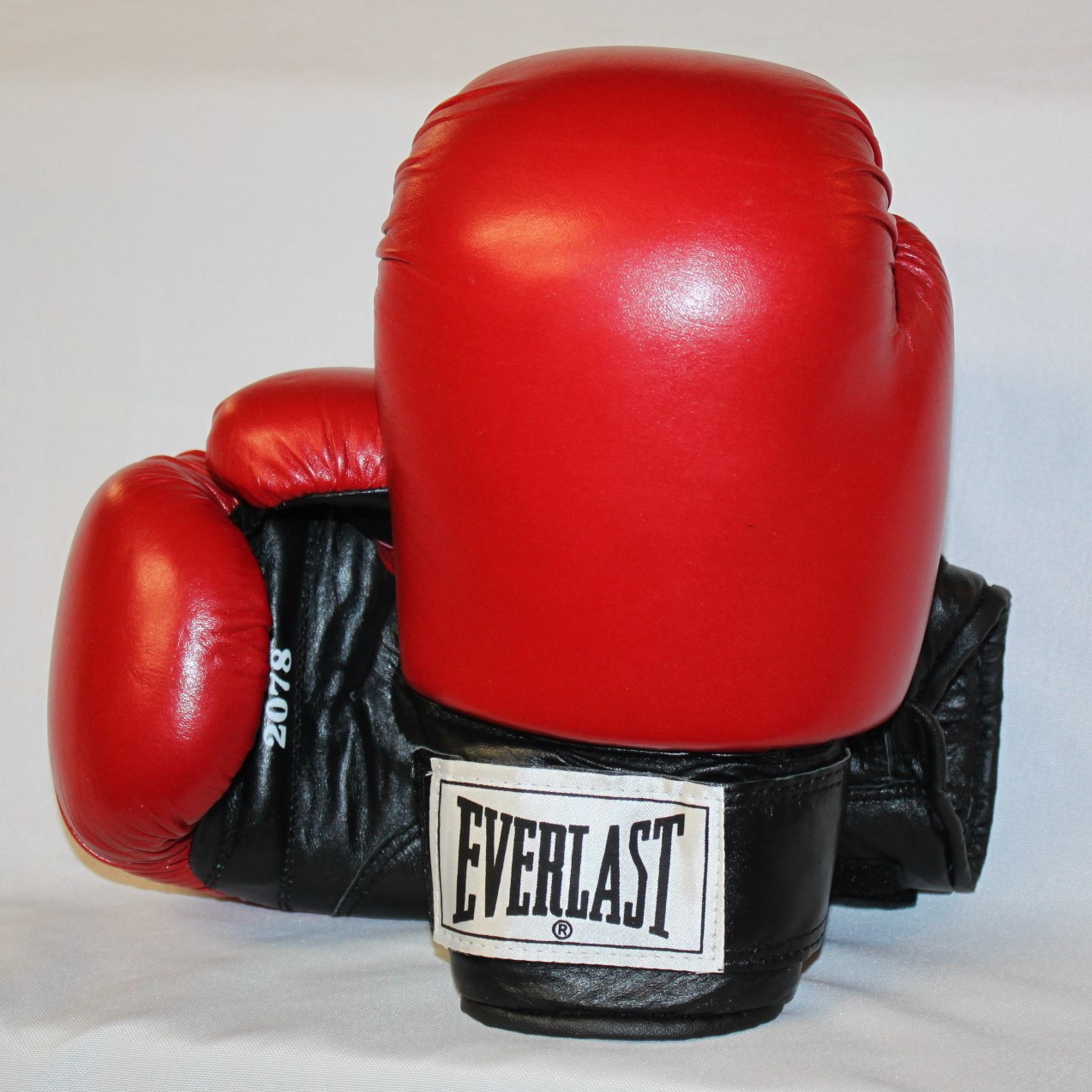 everlast red gloves